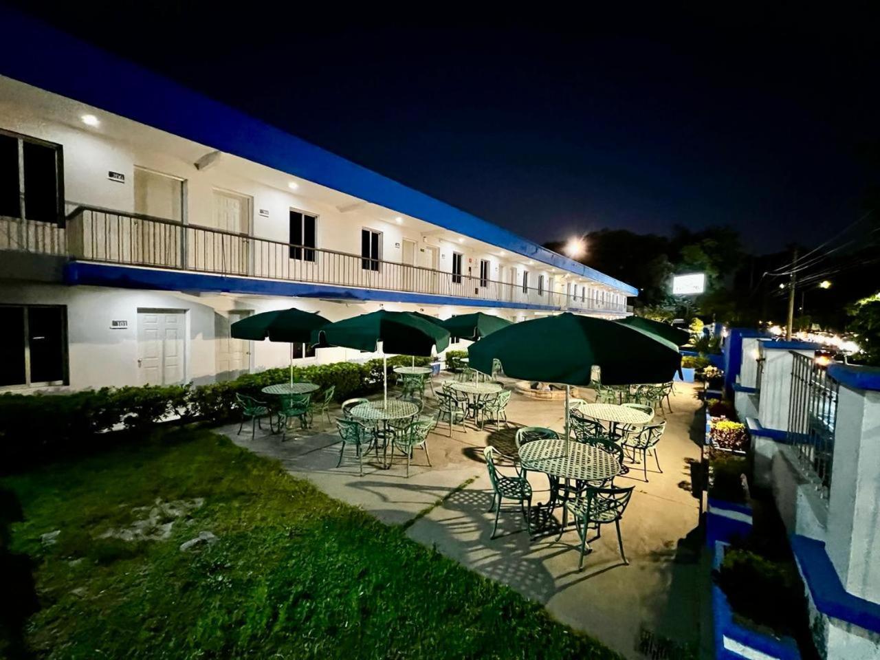 Expo Hotel Guadalajara - Zona Expo Frente Al Centro De Convenciones מראה חיצוני תמונה