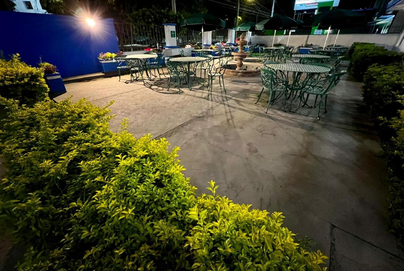 Expo Hotel Guadalajara - Zona Expo Frente Al Centro De Convenciones מראה חיצוני תמונה